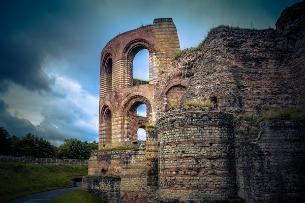 Old Ruins, Trier